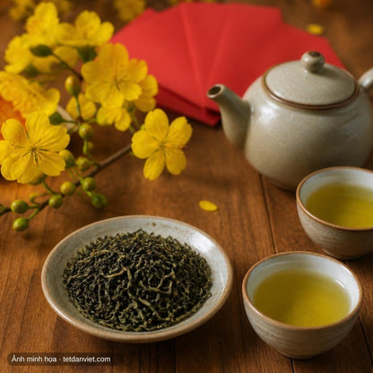 Chè tôm nõn Tân Cương trên bàn trà ngày Tết bên mai vàng